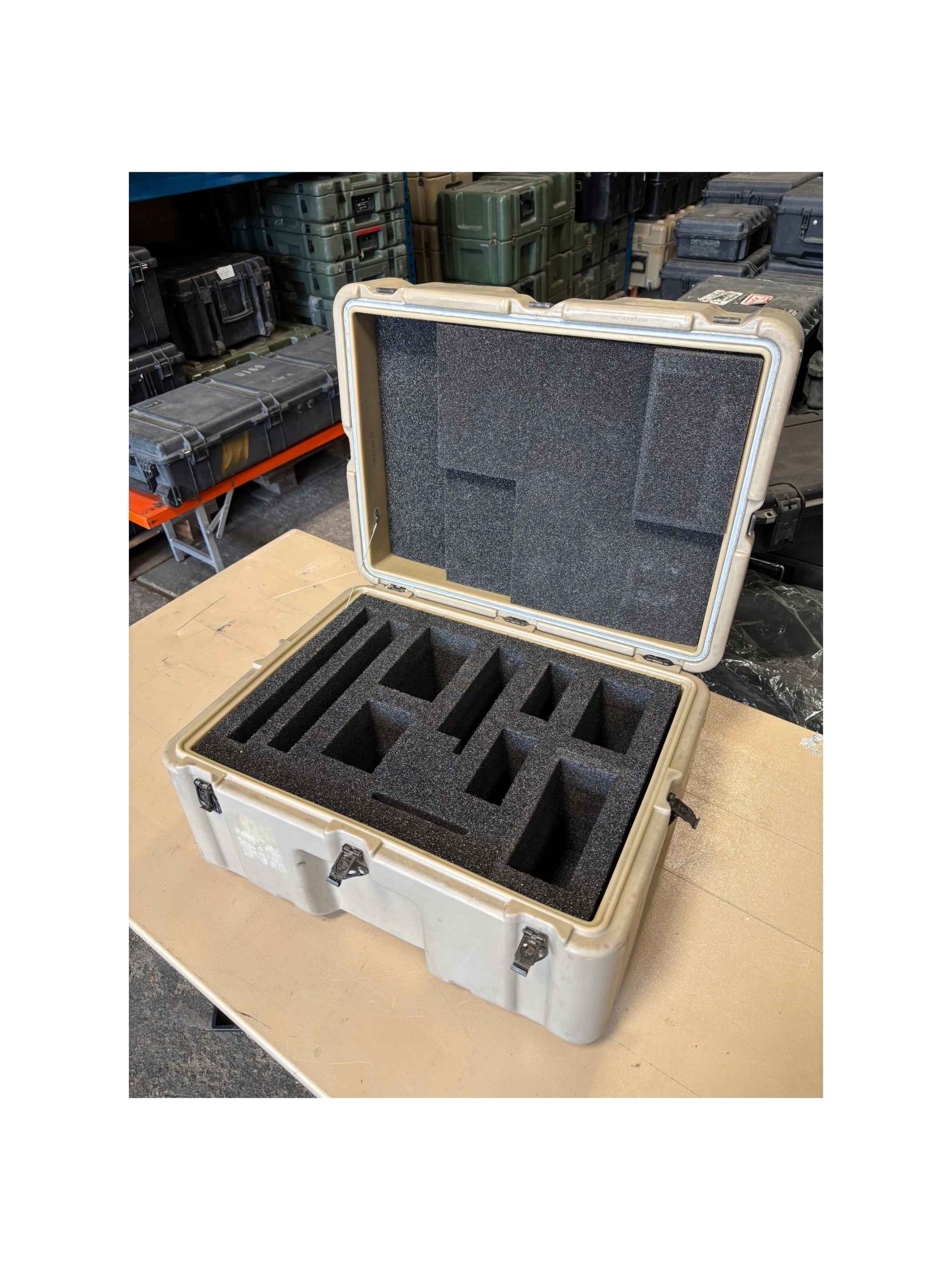 Hardigg Military Transit Case met schuim – Tan – 63 × 48 × 36 cm - Afbeelding 2